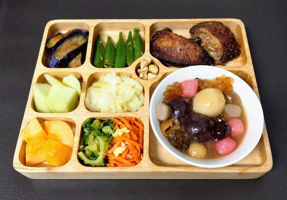 均衡餐盤包含湯圓、蔬菜、水果、菇類與堅果