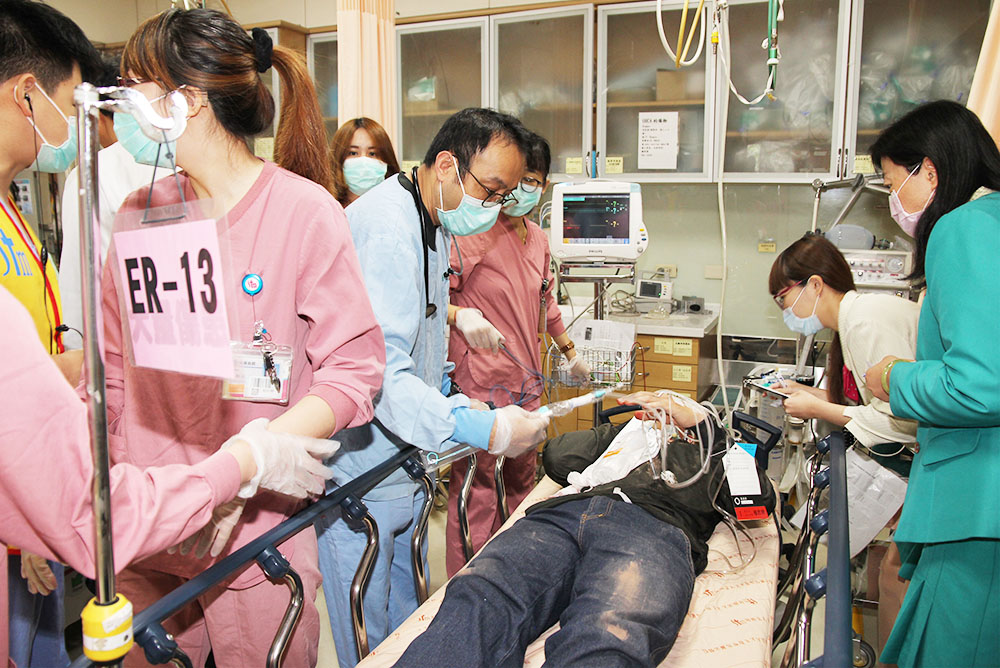 模擬強震緊急應變演練，聖馬爾定醫院搶救大量傷患
